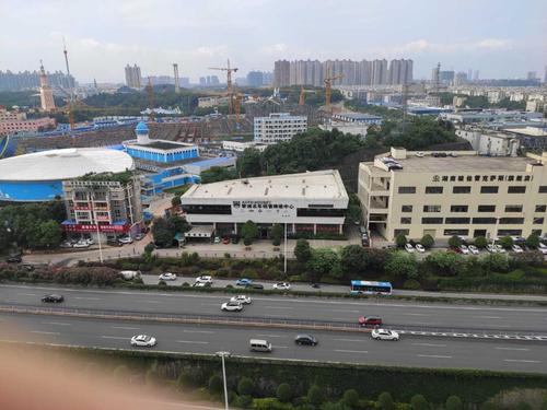 在湖南广电新建的节目生产基地正对面,写字_旺德府恺悦国际评论详情